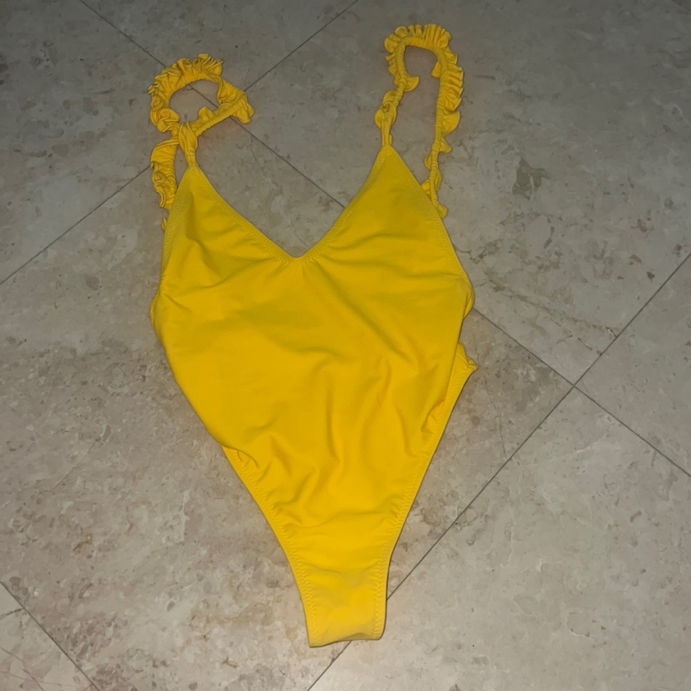 Kai Lani star fruit scum hue one piece NWT size xs yellow